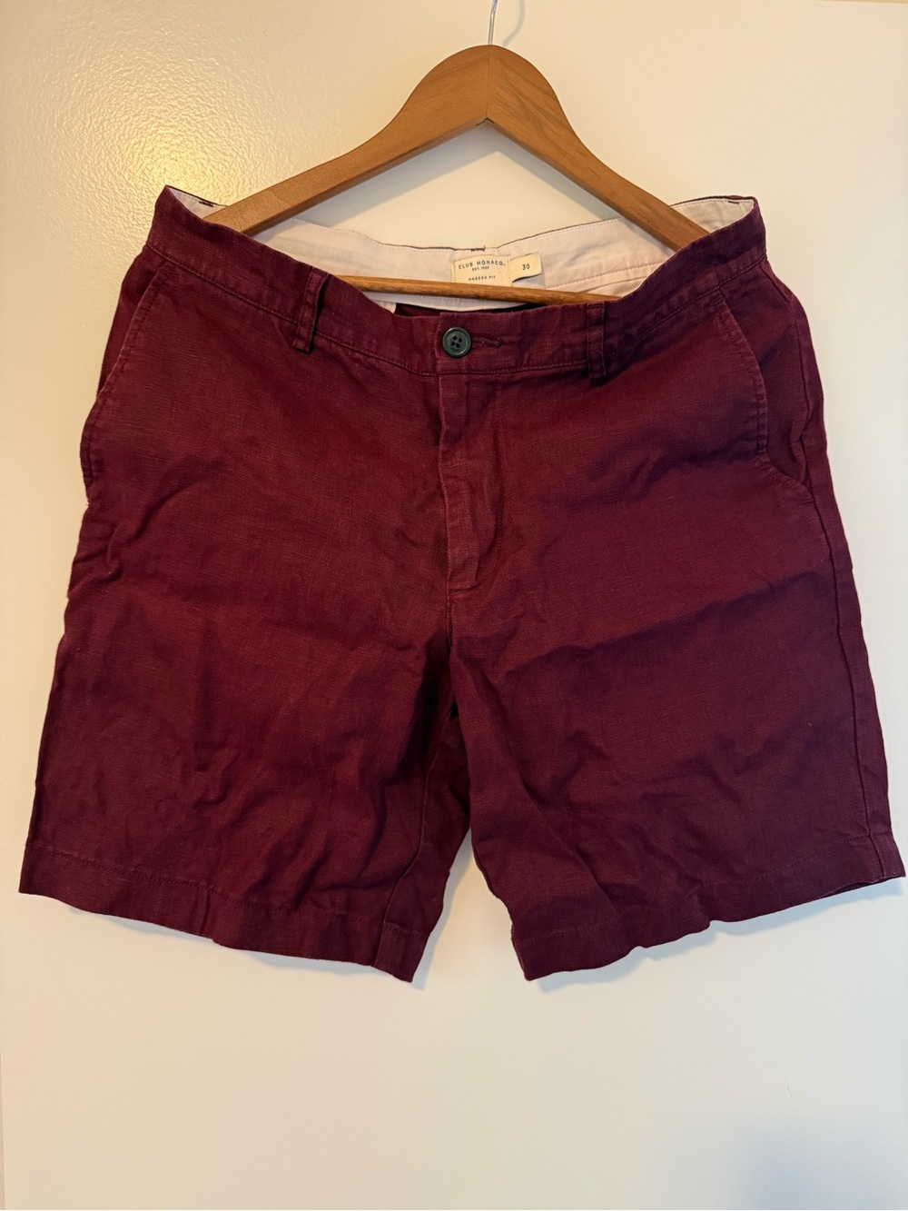 Club Monaco Men’s Maddox Fit Maroon Linen Shorts